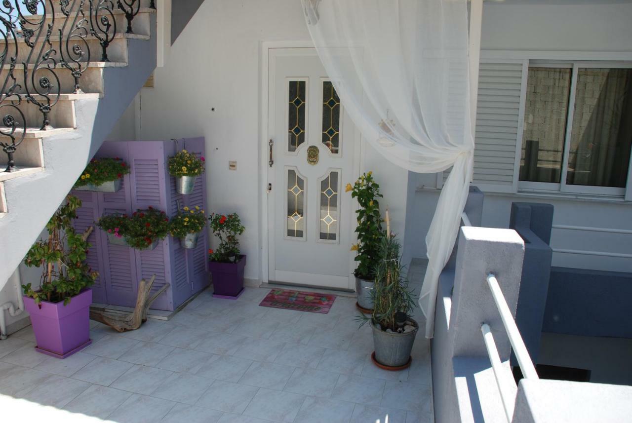 Theodora Appartement Patitiri